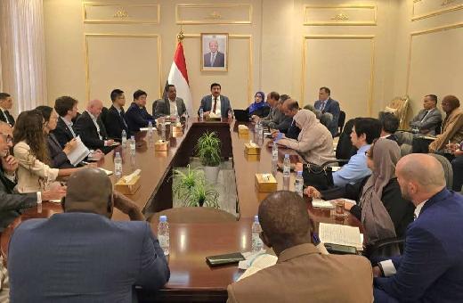 اللجنة الوطنية تستعرض مع السفراء والدبلوماسيين لدى اليمن تقريرها الرابع عشر وواقع انتهاكات حقوق الإنسان