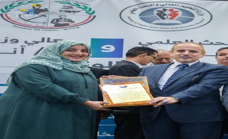 مدير إدارة التعليم الأهلي 