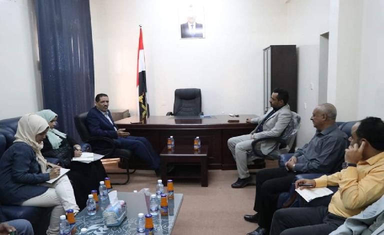 اللجنة الوطنية للتحقيق تطلع على أوضاع المحتجزين في الأمن السياسي والبحث الجنائي بمأرب 