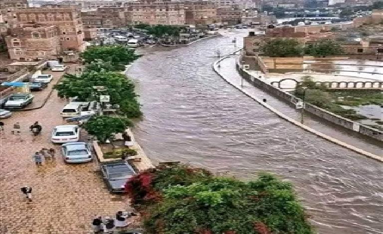 وفاة طفل غرقا وإنقاذ شقيقته بعد أن جرفتهما السيول في صنعاء