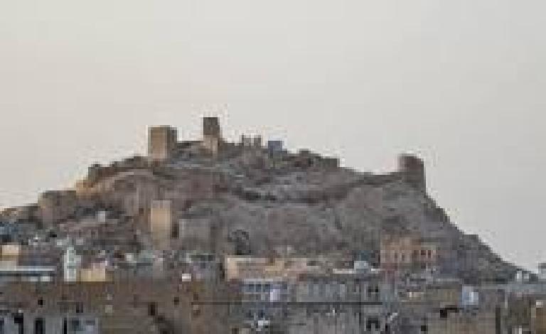 البيضاء: حملة اعتقالات ونهب واسعة تنفذها جماعة الحوثي لمنازل قرية الشيخ السوادي 