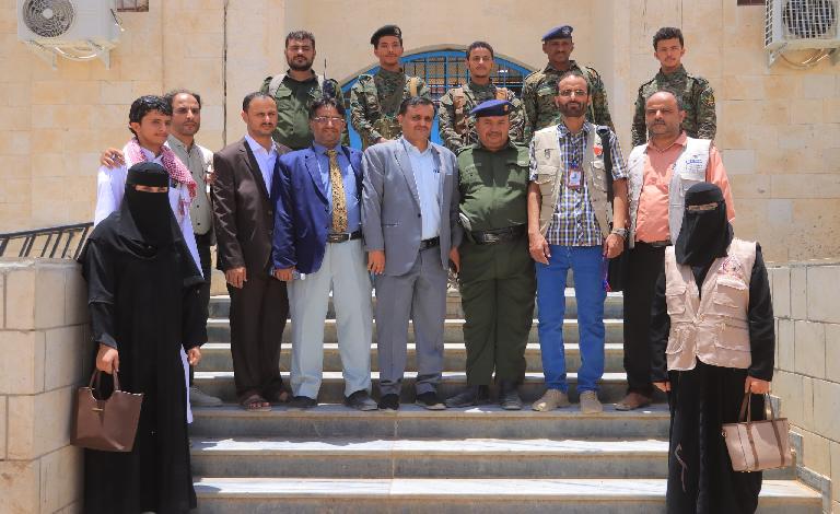 فريق حقوقي يواصل زيارته الميدانية إلى السجون بمأرب لليوم الثاني على التوالي للإطلاع على أوضاع وظروف المحتجزين