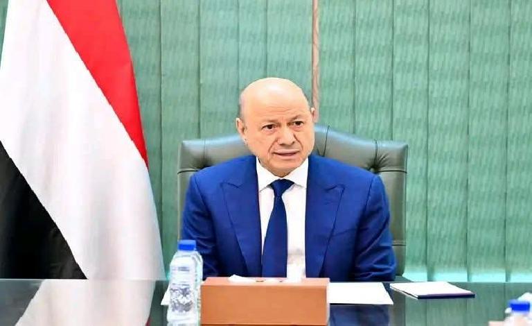 صحفي سعودي يكشف كواليس توتر قصر معاشيق في عدن ومحاولة احتجاز الرئيس العليمي